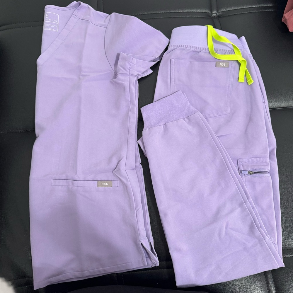 Figs XS Lavender Dew Scrubs set